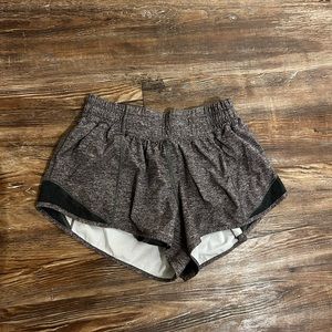 Lululemon Hotty Hot 2.5 low rise short